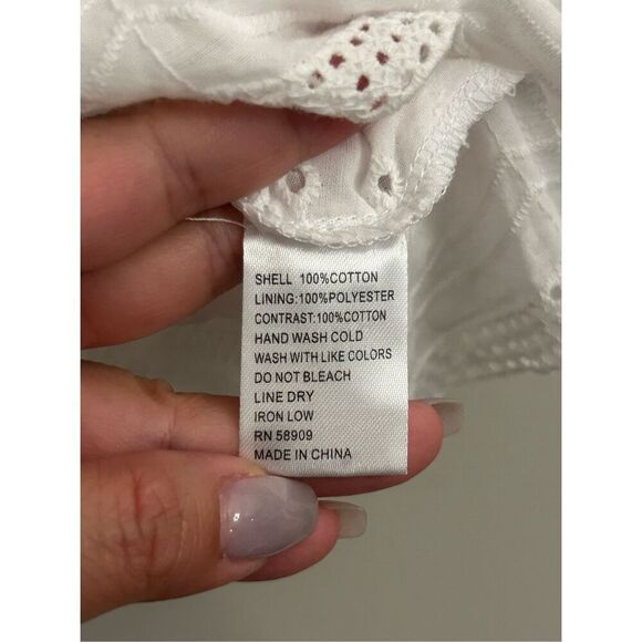 Gianni Bini Boho Eyelet Tiered Sleeveless blouse size M Double V-neck layering C - Picture 4 of 7